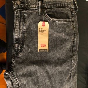 Mens Levi’s brand new 40x32 black denim athletic taper